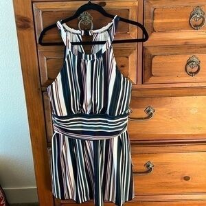 Women’s Bathing Suit Top Size Medium NWOT